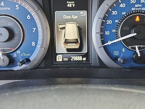 Used 2020 Toyota Sienna L image 21
