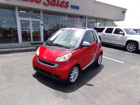 Used 2009 smart fortwo passion RWD image 2