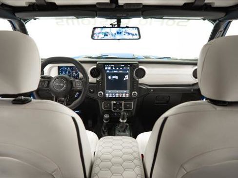 Used 2021 Jeep Gladiator Sport image 15