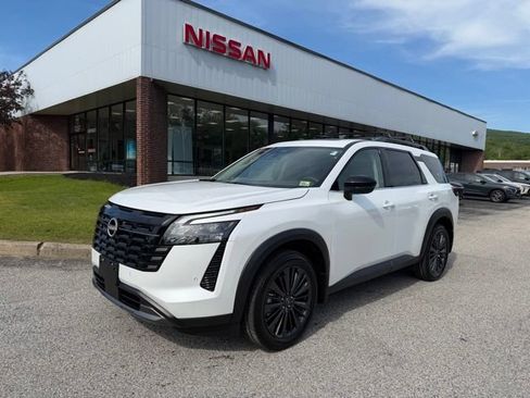 New 2026 Nissan Pathfinder SL AWD/4WD image 1