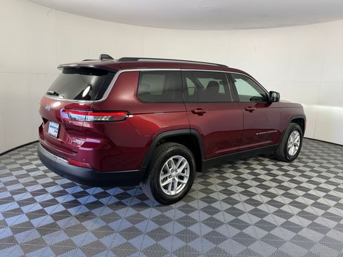 Used 2023 Jeep Grand Cherokee L Laredo AWD/4WD image 9