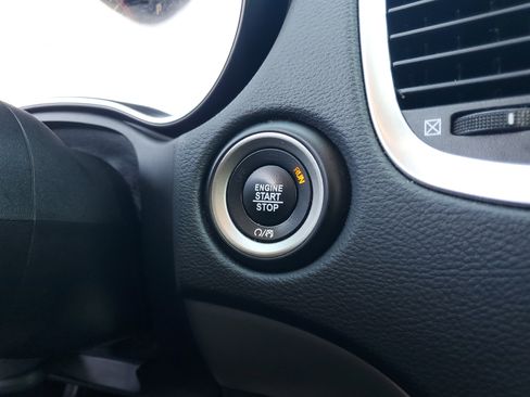 Used 2019 Dodge Durango SXT w/ 3rd Row Seating Group image 24