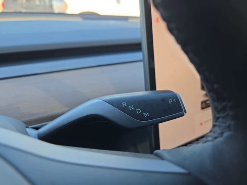 Used 2023 Tesla Model Y Long Range image 28