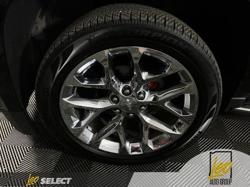 Used 2019 Chevrolet Suburban Premier AWD/4WD image 37
