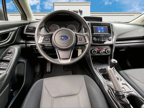 Used 2021 Subaru Crosstrek 2.0i image 5