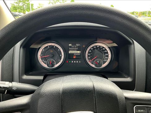 Used 2017 RAM 1500 Express RWD image 14