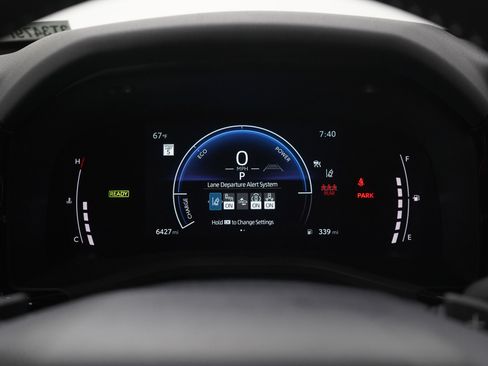 Used 2025 Toyota Camry SE image 22