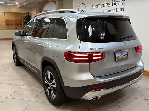 Used 2026 Mercedes-Benz GLB 250 w/ Sun & Sound Package image 4