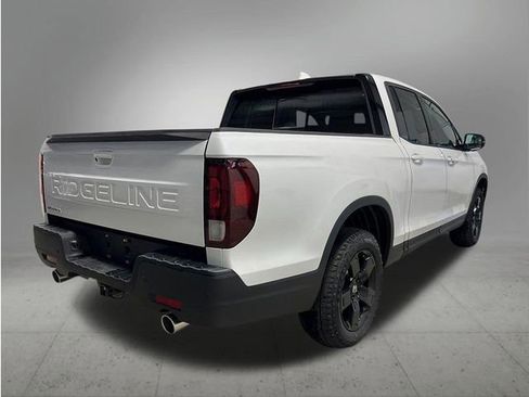 New 2026 Honda Ridgeline Black Edition image 5