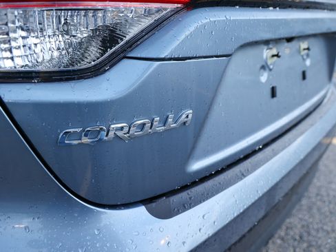 Used 2025 Toyota Corolla LE image 11