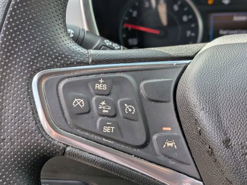 Used 2020 Chevrolet Equinox LT image 17