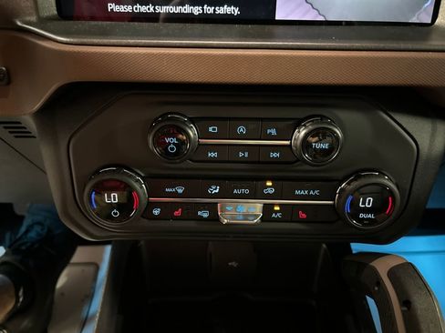 Used 2024 Ford Bronco Outer Banks image 19