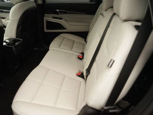 Used 2025 Kia Telluride EX FWD image 13