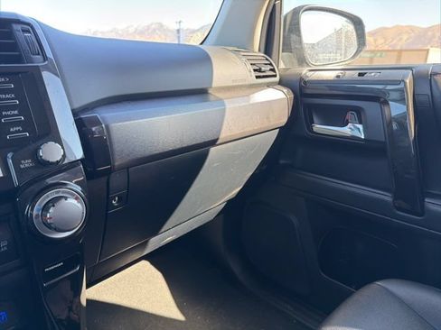 Used 2021 Toyota 4Runner TRD Off-Road Premium w/ Moonroof Package AWD/4WD image 24