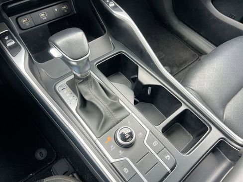 Used 2023 Kia Sorento S w/ Panoramic Sunroof Package image 16