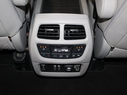 Used 2022 Honda Pilot Touring image 21