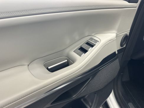 New 2026 Lincoln Navigator Reserve AWD/4WD image 13