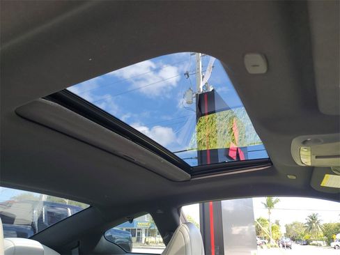 Used 2017 INFINITI Q60 w/ Cargo Package image 13