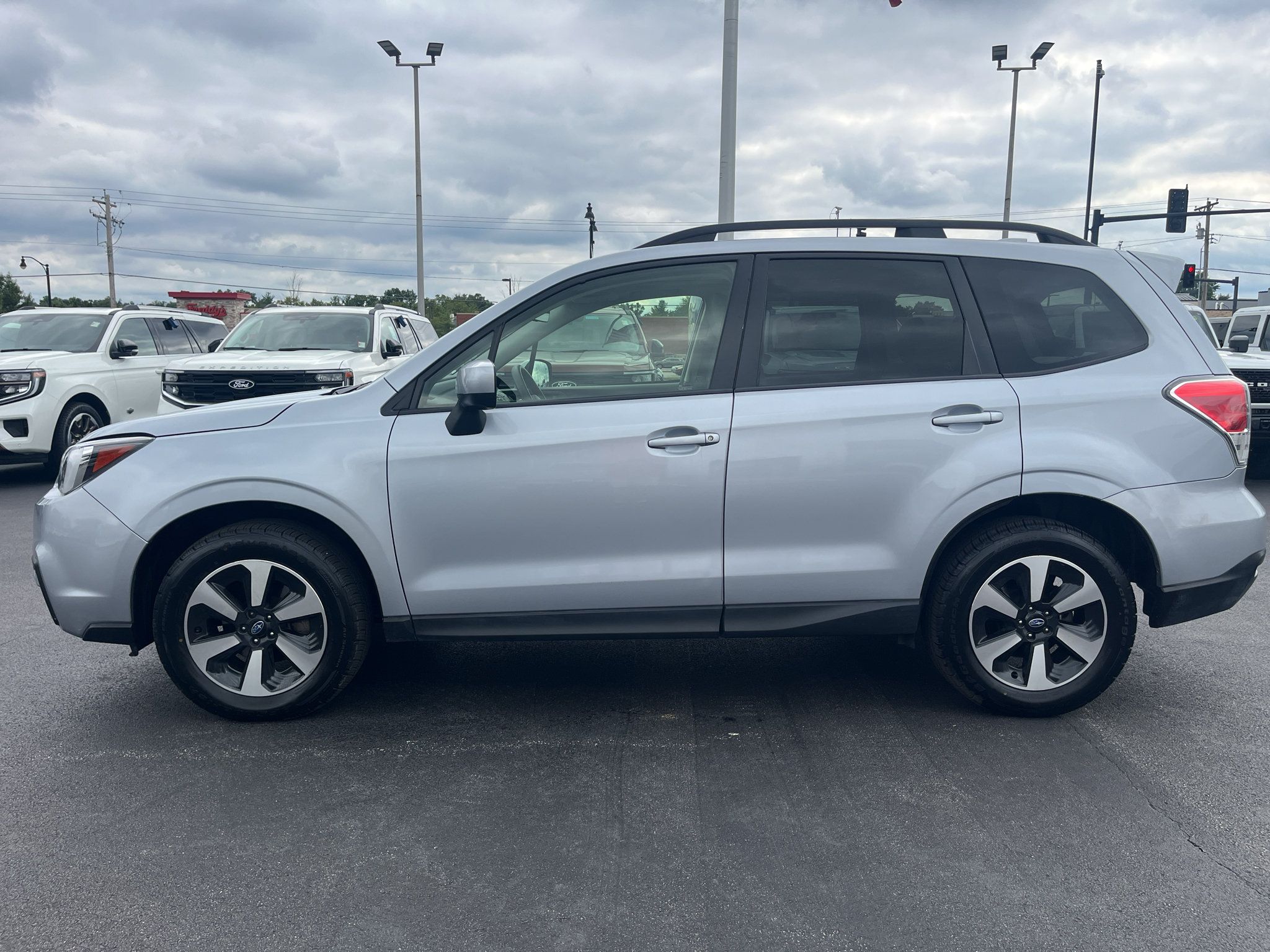 Used 2017 Subaru Forester 2.5i Premium AWD/4WD image 5