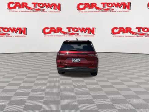 Used 2024 Jeep Grand Cherokee Altitude AWD/4WD image 7