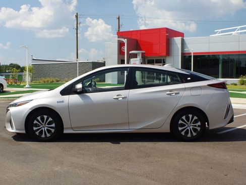 Used 2021 Toyota Prius Prime XLE image 13