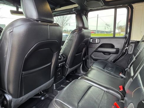 Used 2019 Jeep Wrangler Unlimited Sahara w/ Uconnect 4C Nav & Sound Group image 30