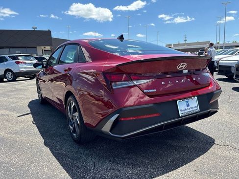 Certified 2025 Hyundai Elantra Sport FWD image 9