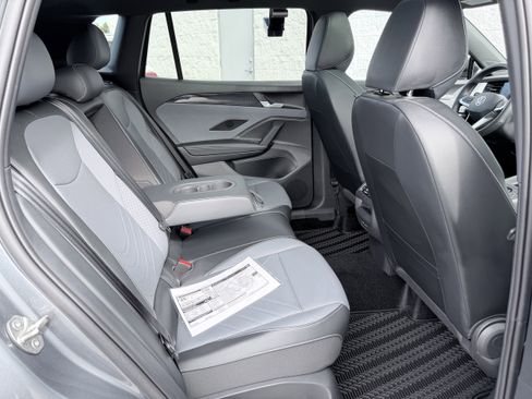 New 2026 Volkswagen Tiguan SE R-Line AWD/4WD image 32