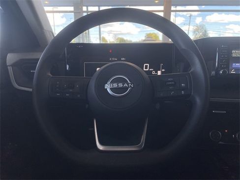 Used 2025 Nissan Kicks S image 27