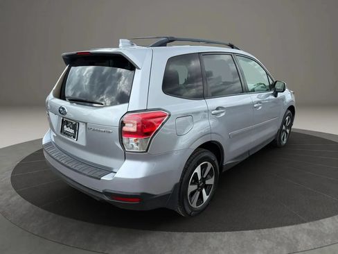 Used 2018 Subaru Forester 2.5i Premium w/ All-Weather Package AWD/4WD image 4