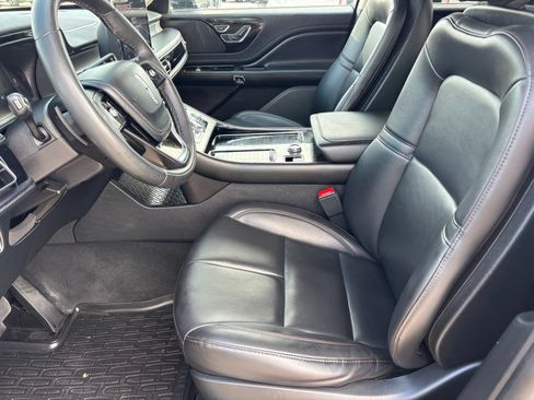 Used 2023 Lincoln Aviator AWD w/ Elements Package image 13