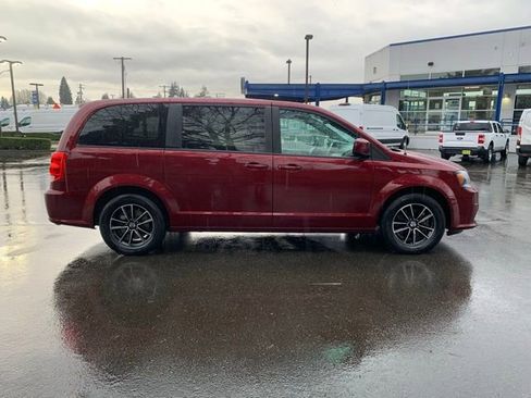 Used 2018 Dodge Grand Caravan SXT w/ Blacktop Package image 7