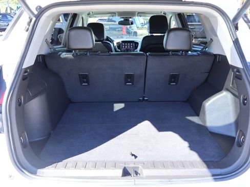 Used 2024 GMC Terrain SLT image 25