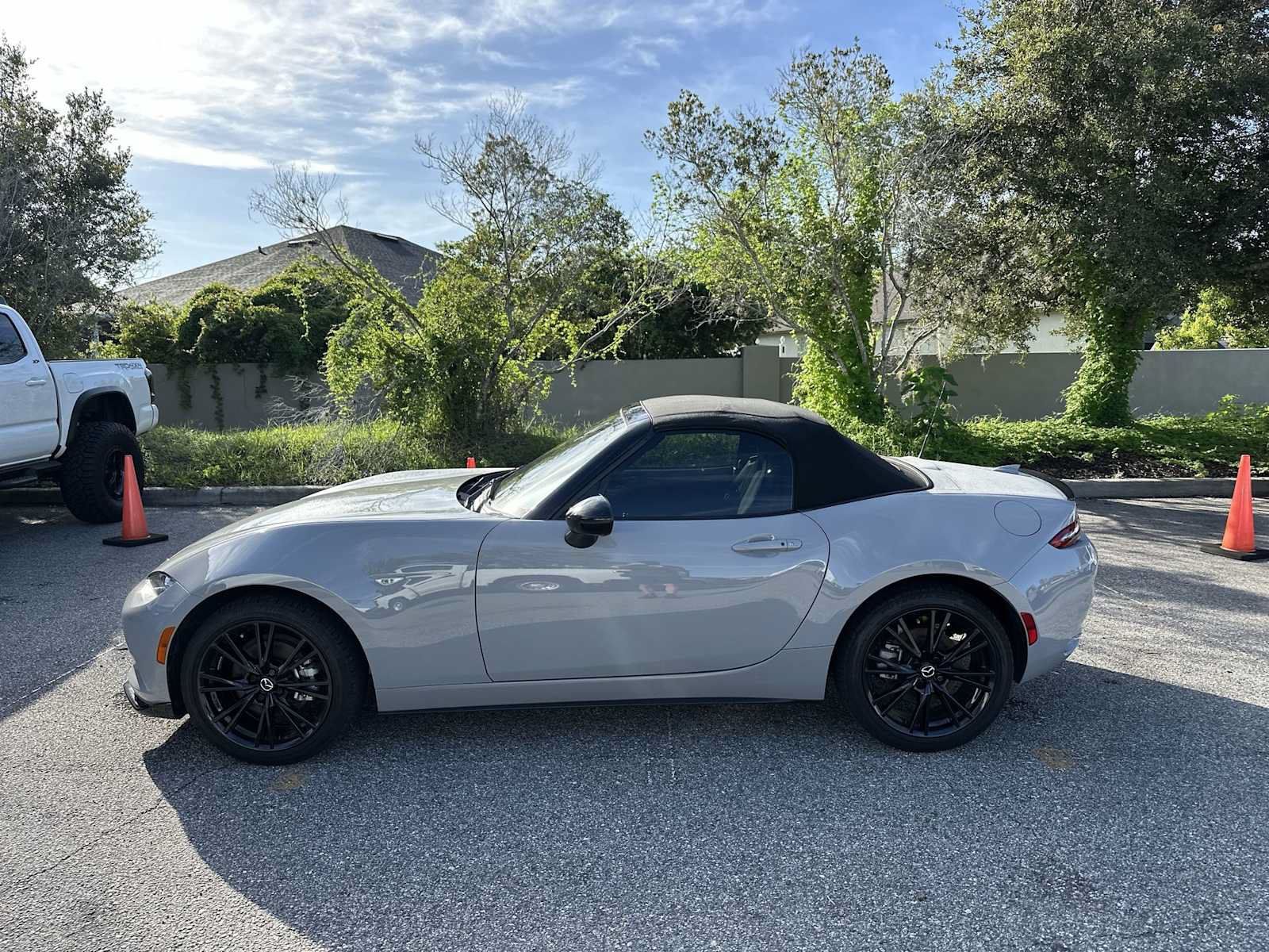 Used 2025 MAZDA MX-5 Miata Club w/ Interior Package RWD image 3