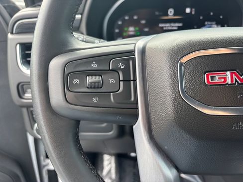 Used 2023 GMC Yukon SLT AWD/4WD image 15