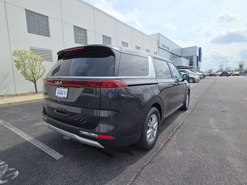 Used 2024 Kia Carnival LX image 8