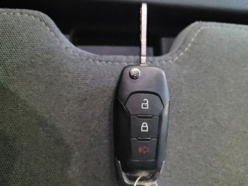 Used 2022 Ford F150 XLT image 32