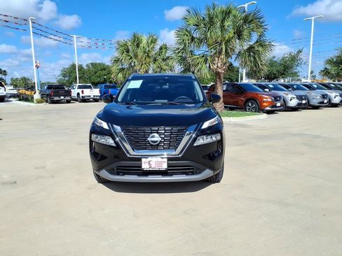 Used 2023 Nissan Rogue SV w/ SV Premium B Package FWD image 8