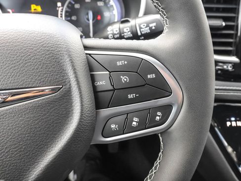 New 2026 Chrysler Pacifica Select image 24