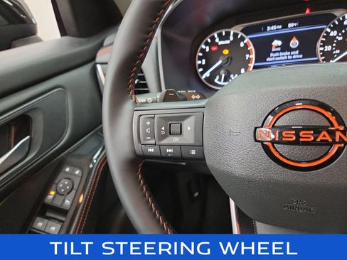 Used 2025 Nissan Rogue SV AWD/4WD image 18