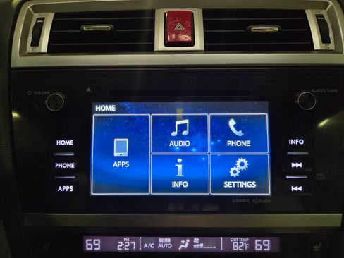Used 2017 Subaru Legacy 2.5i Premium w/ Moonroof Package AWD/4WD image 27