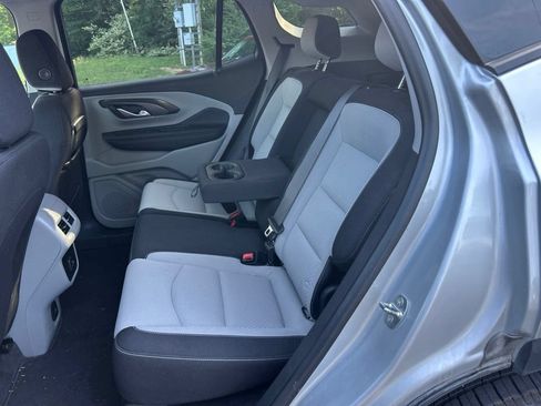 Used 2022 GMC Terrain SLE w/ Driver Convenience Package FWD image 17