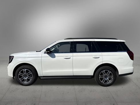 Used 2025 Ford Expedition Active image 2