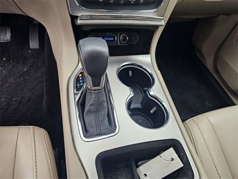 Used 2017 Jeep Grand Cherokee Laredo w/ Quick Order Package 2BE image 24