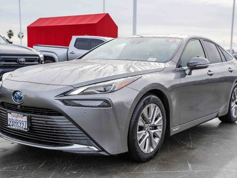 Used 2022 Toyota Mirai XLE image 3