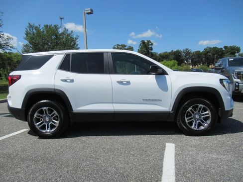 Used 2026 GMC Terrain Elevation FWD image 2