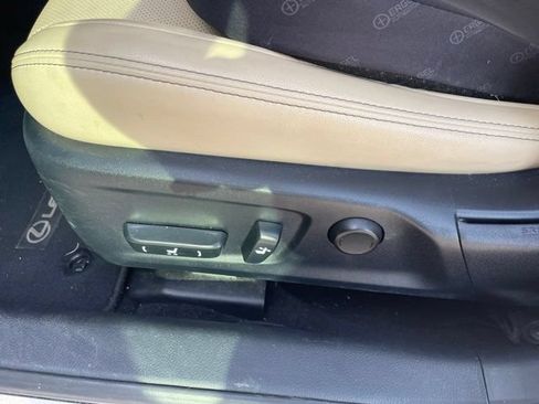 Used 2014 Lexus IS 250 w/ Navigation Package RWD image 8