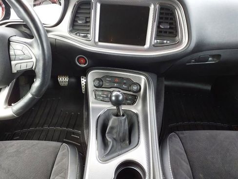 Used 2016 Dodge Challenger SRT Hellcat RWD image 11