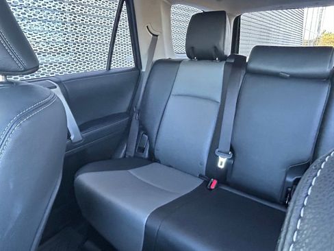 Used 2022 Toyota 4Runner SR5 Premium image 12