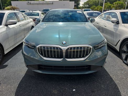 Used 2026 BMW 530i RWD image 2